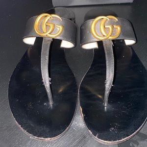 Leather thong sandal with Double G
